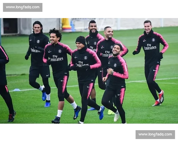巴黎Vs伊焦点对决解析球队实力与赛季走向前瞻全面观察战术与关键球员表现